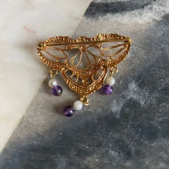 Vintage 1990’s Gold Chandelier Pin (Costume) - Picture 8 of 9